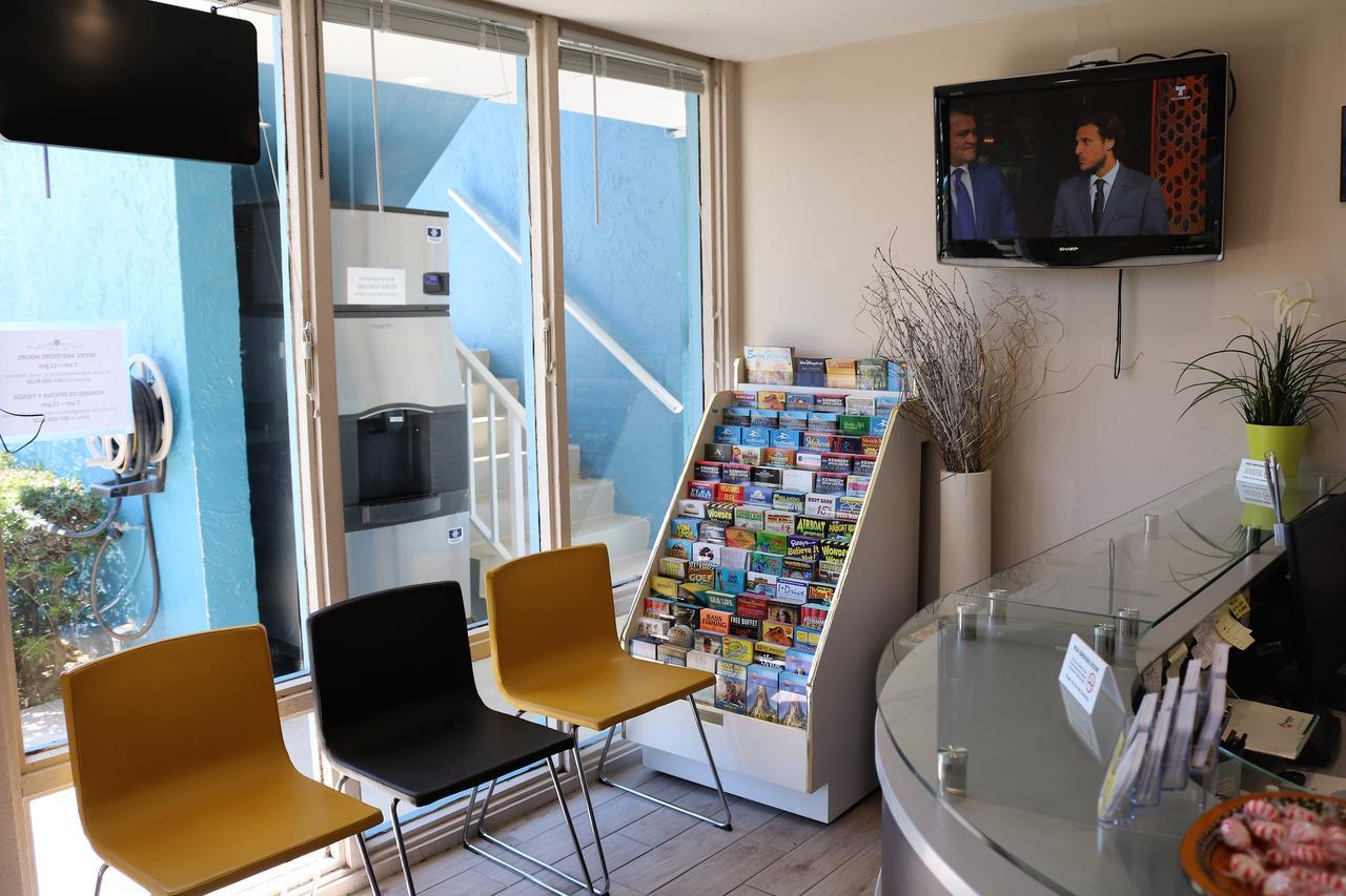 Monte Carlo Inn- Near 2*