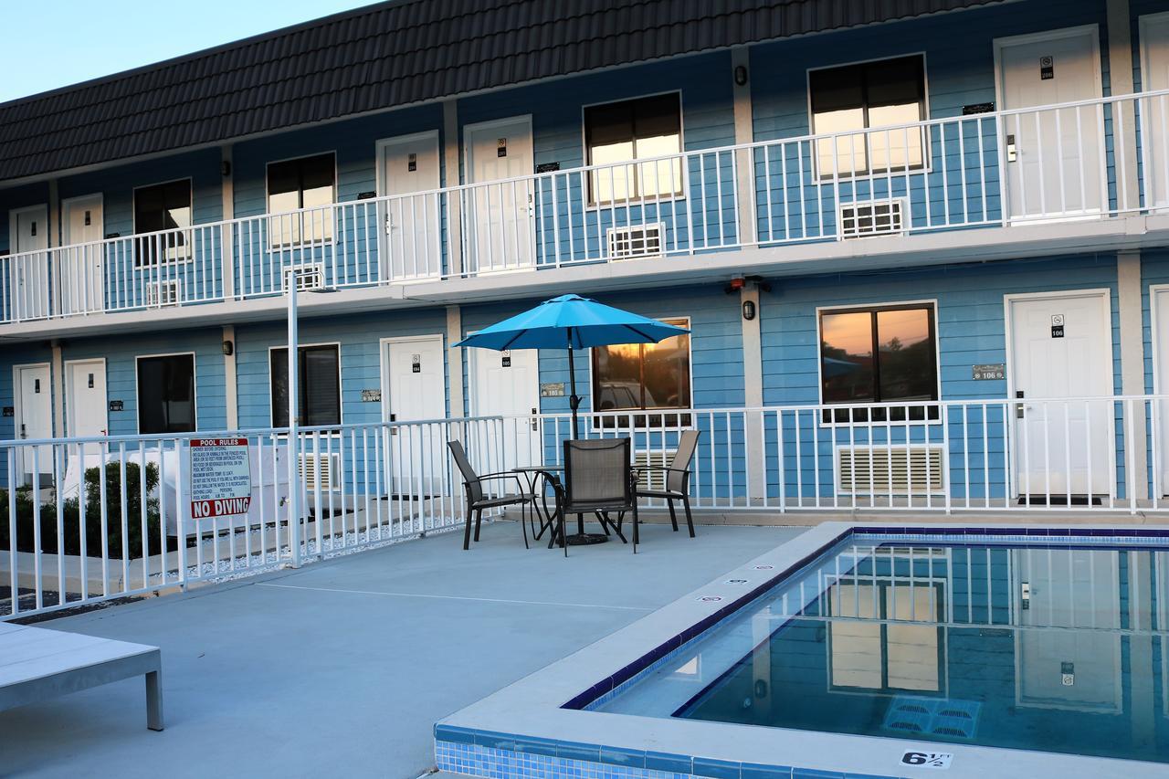 Motel Monte Carlo Inn- Near