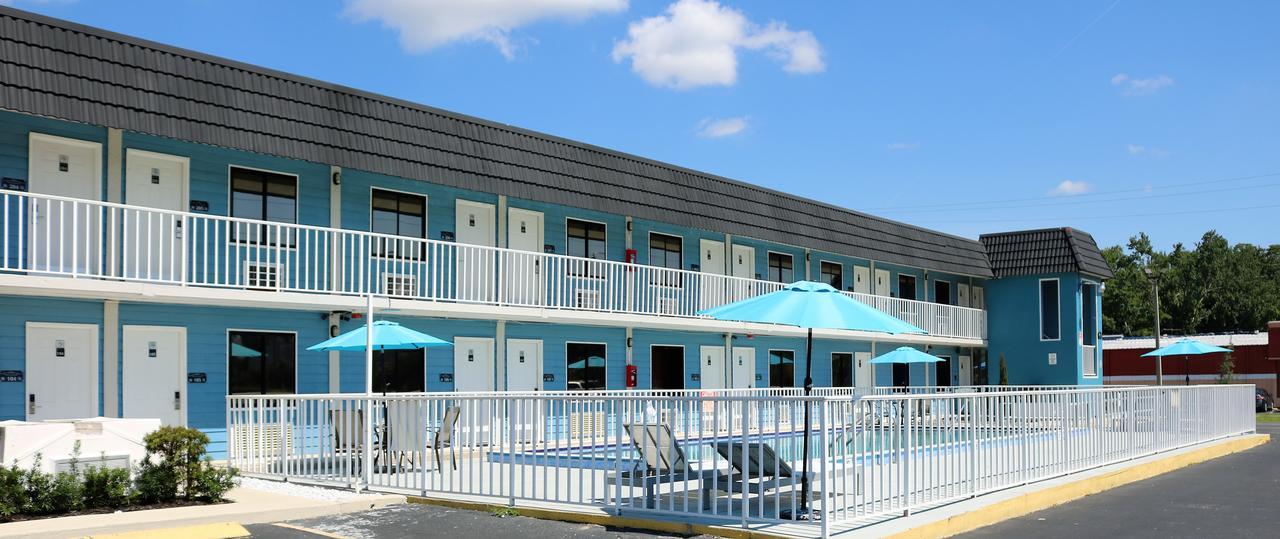 Monte Carlo Inn- Near 2*