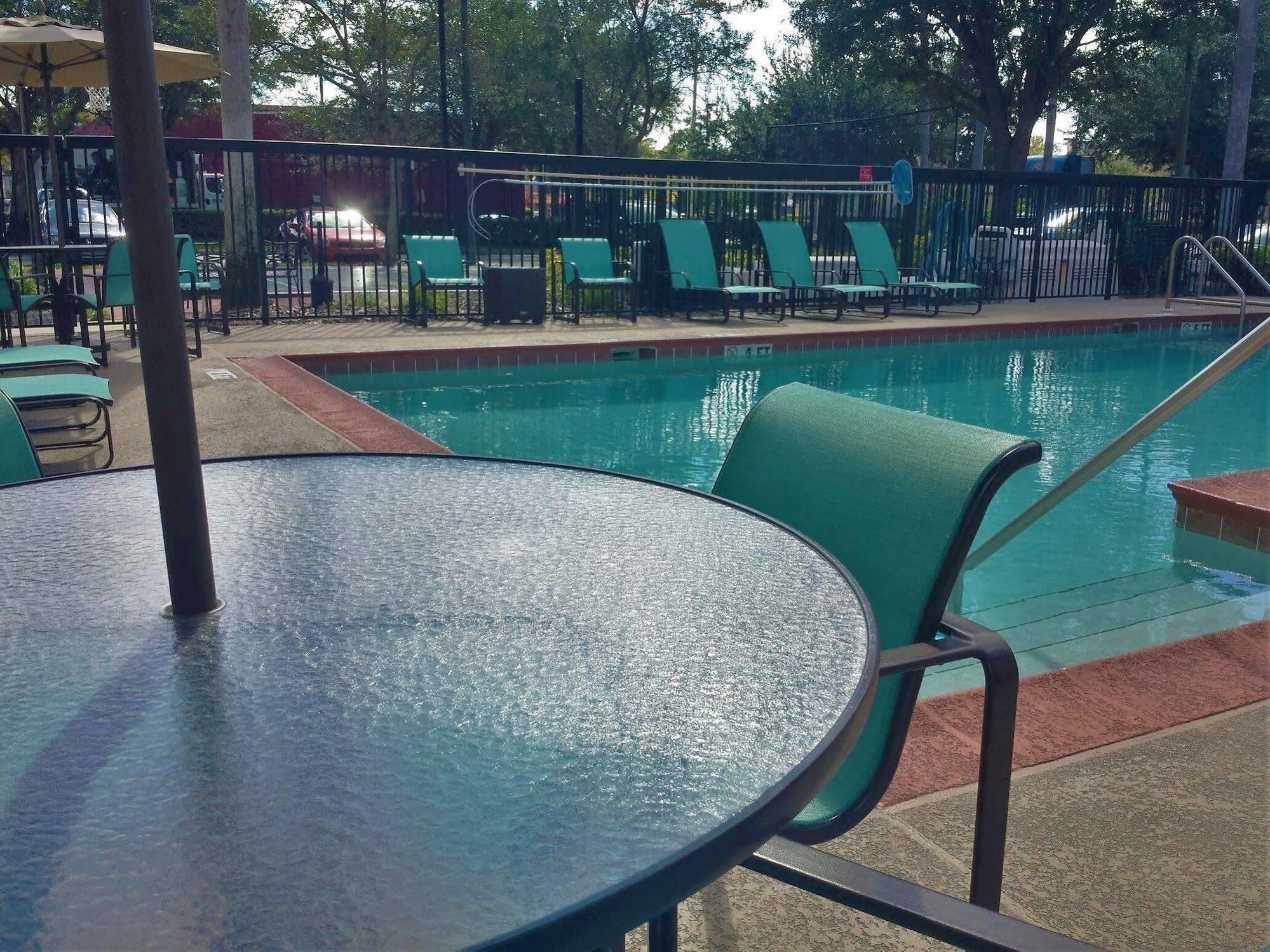 By Marriott Orlando East/ucf Area