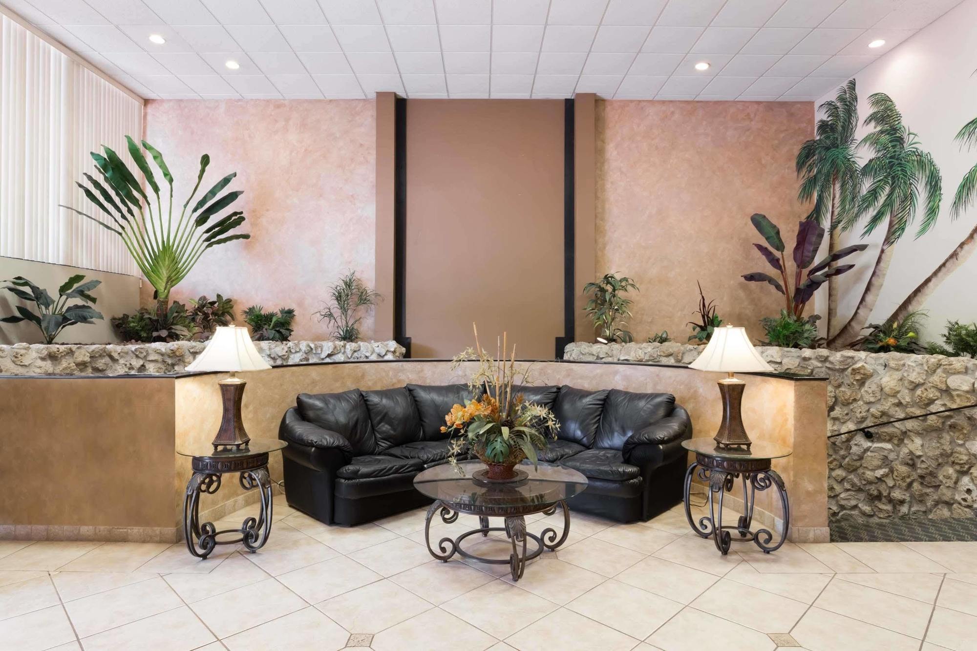 Hotel Days & By Wyndham 2*