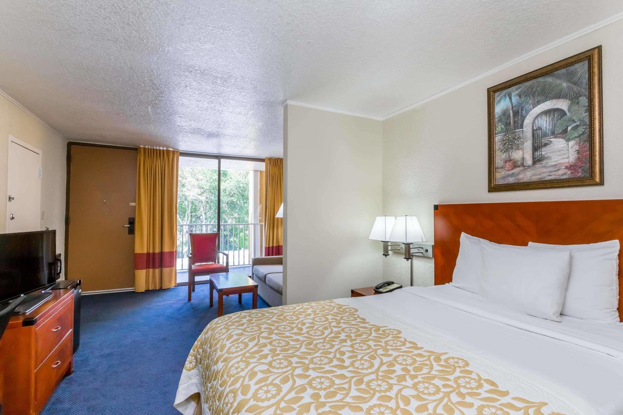 Days & By Wyndham Hotel 2*