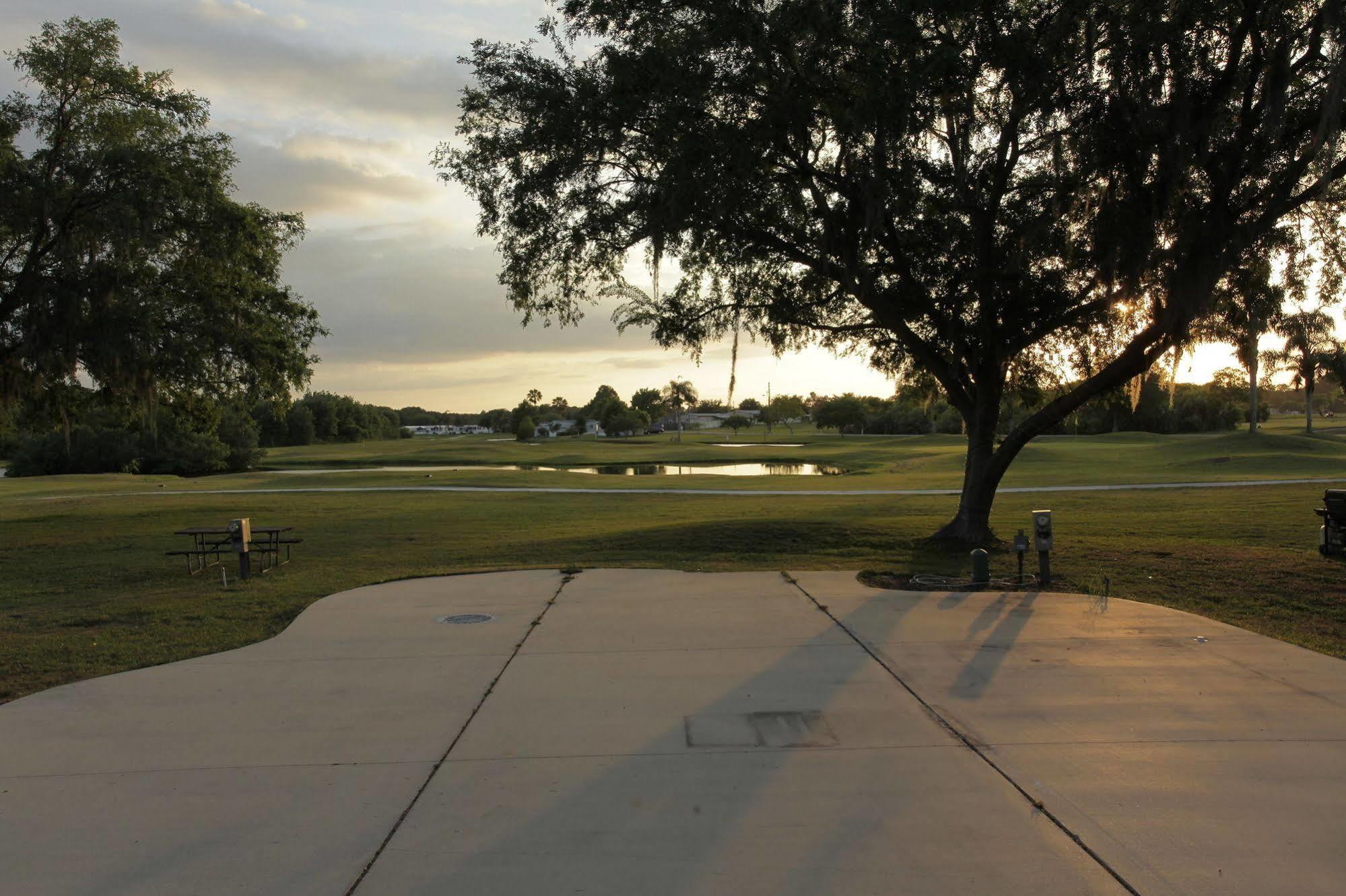 Hotel Clerbrook Golf & Rv Caravan Park 2*