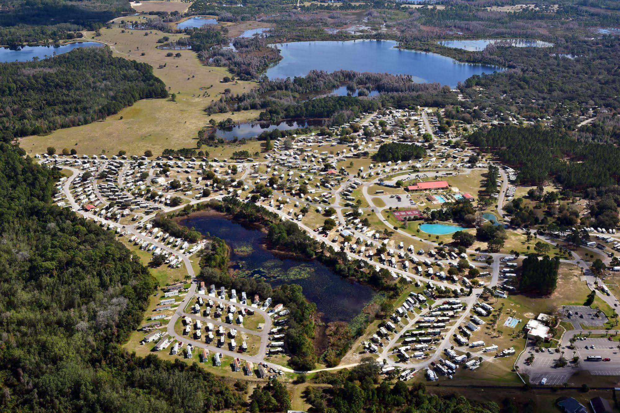Hotel Clerbrook Golf & Rv Caravan Park