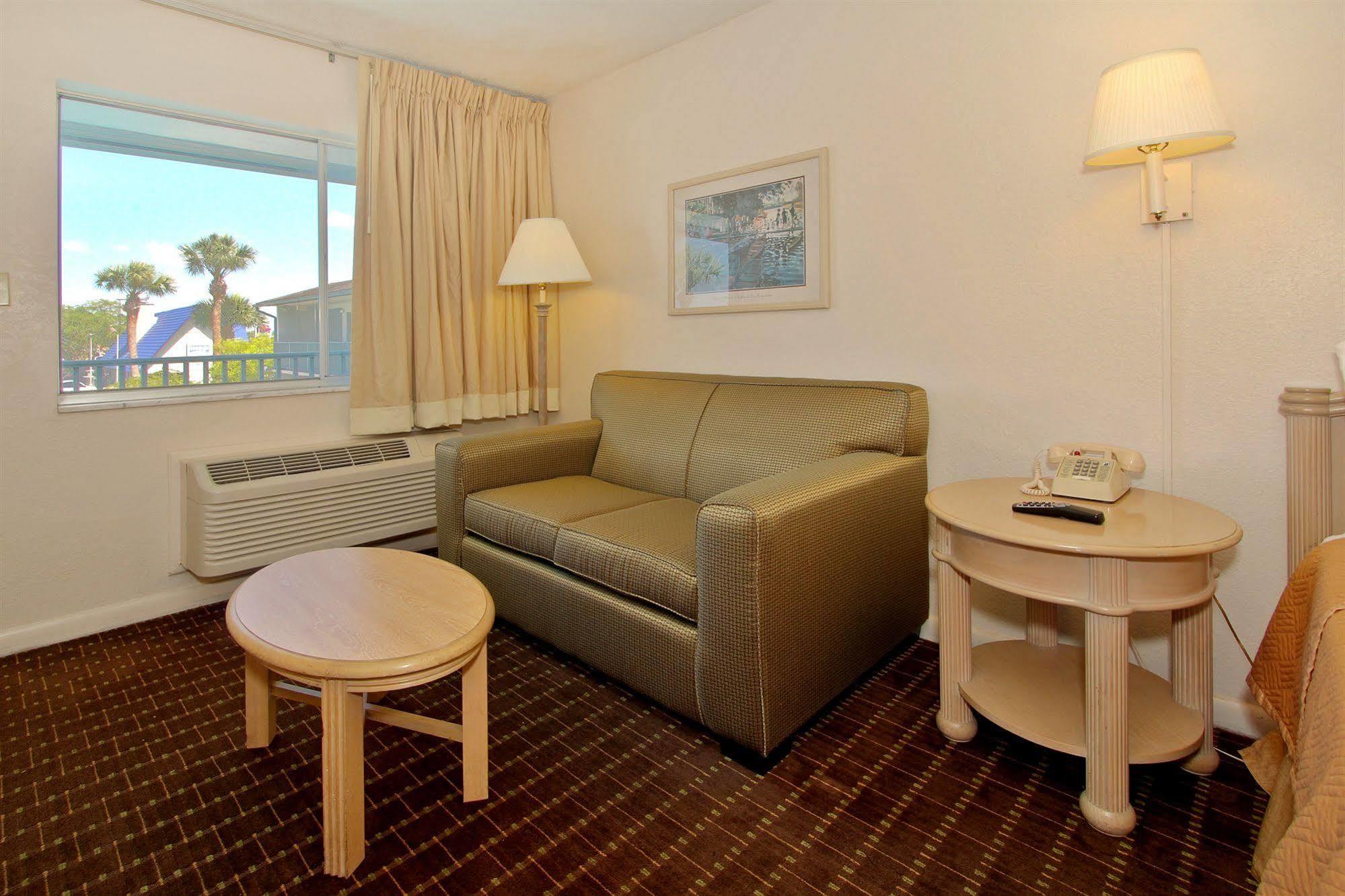 Super 8 By Wyndham