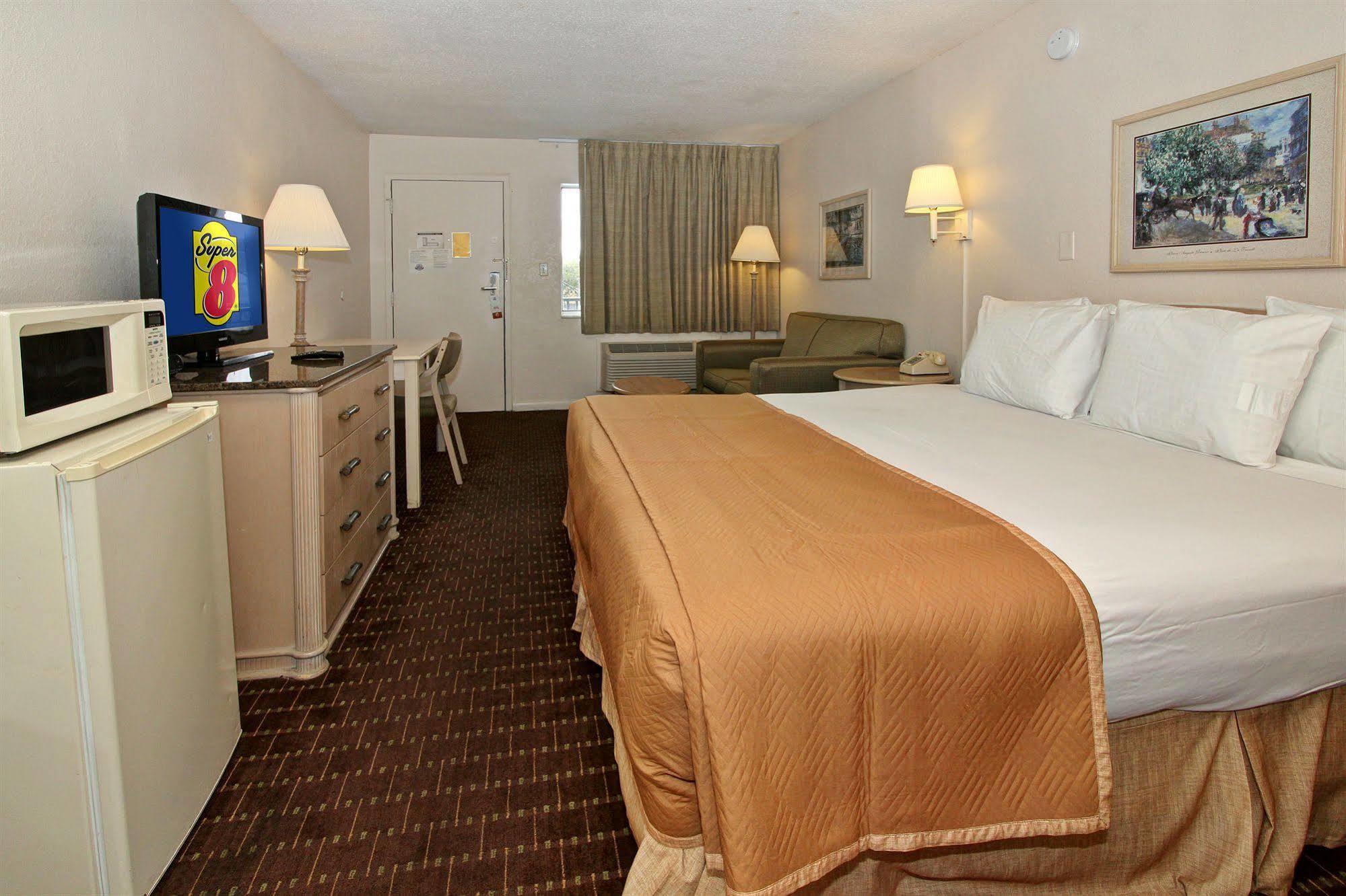 Super 8 By Wyndham Motel Kissimmee