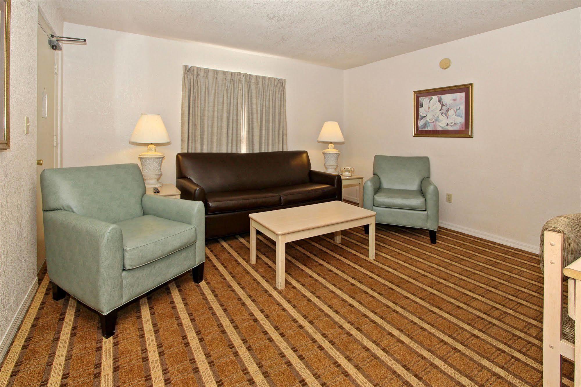 Super 8 By Wyndham Motel