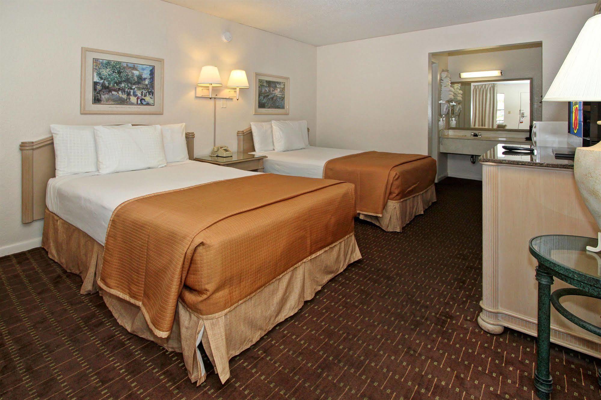 Super 8 By Wyndham