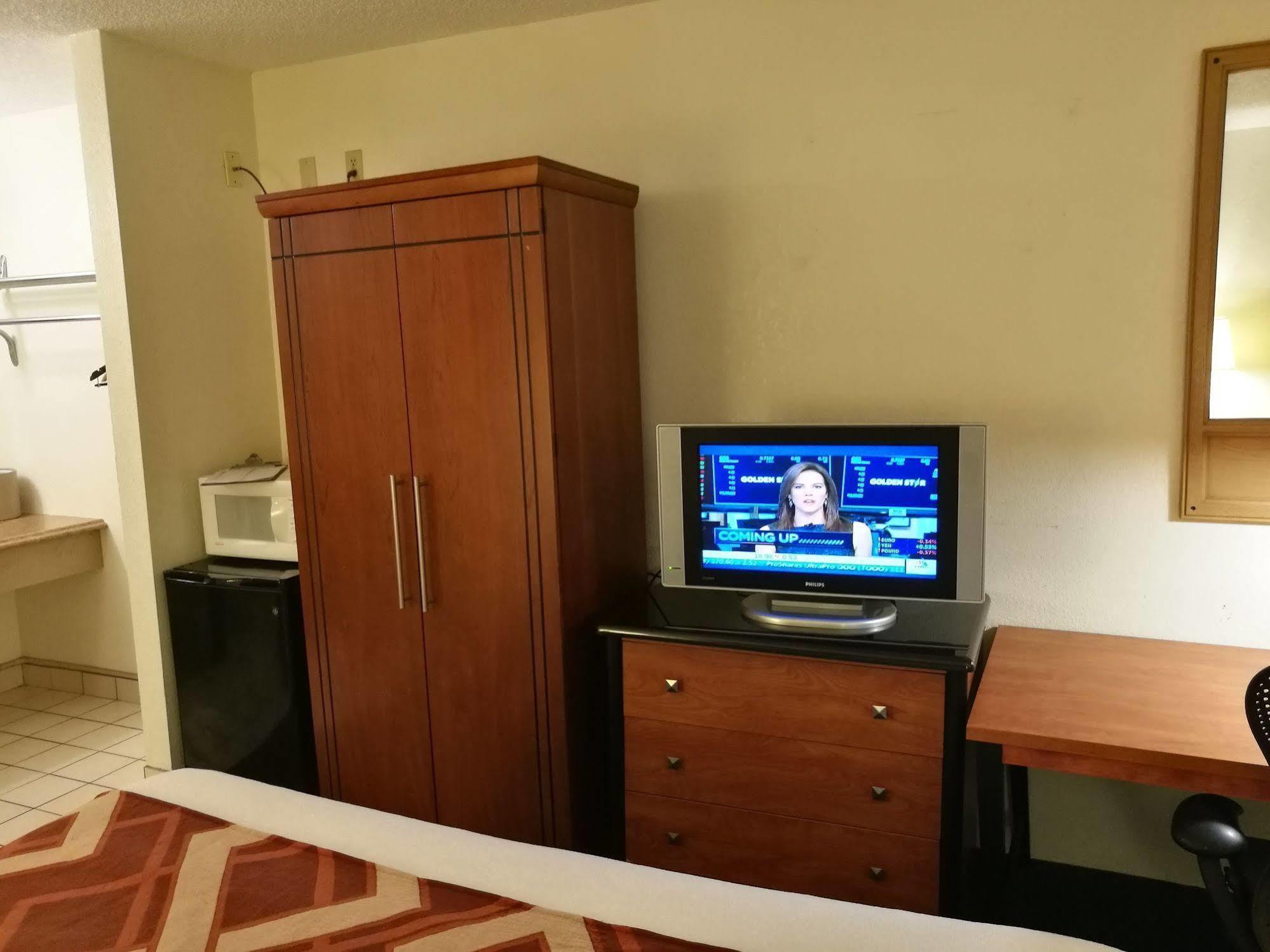Golden Link Motel