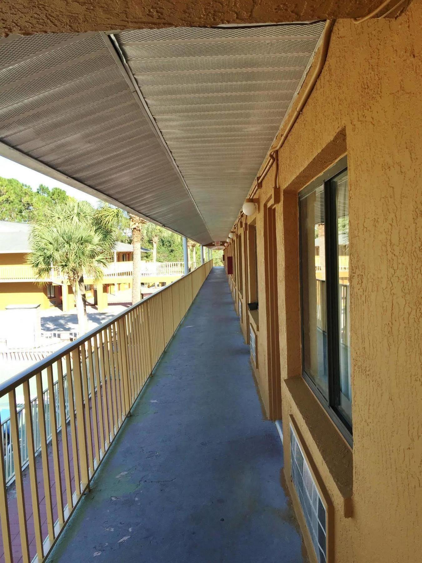 Motel Country Hearth Inn-