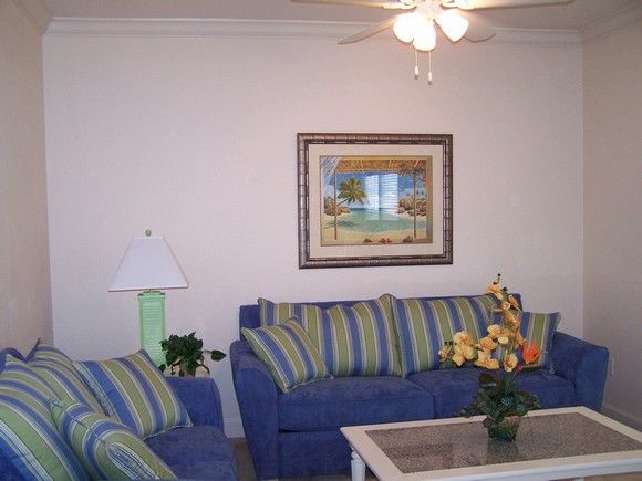 Lucaya Village Hotel