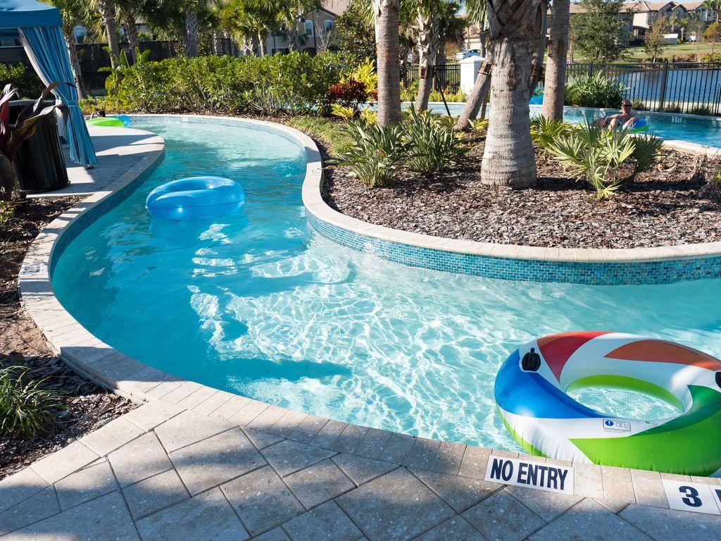 9bd/6ba For 22 Sleeps Villa Kissimmee