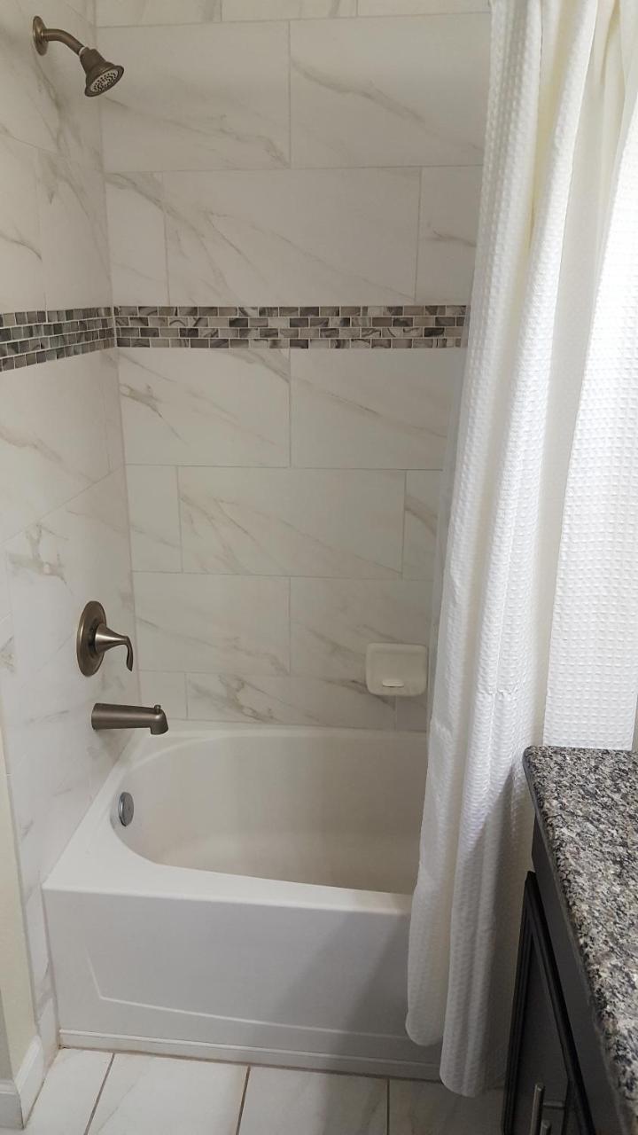4 Bedroom Private Lakefront Town At Storey Near World Parks Apartment Kissimmee