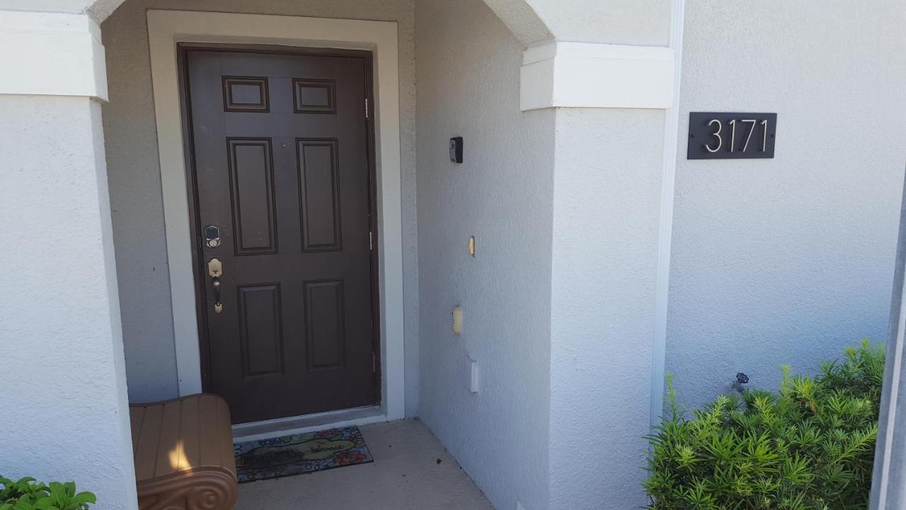 4 Bedroom Private Lakefront Town At Storey Near World Parks Apartment *