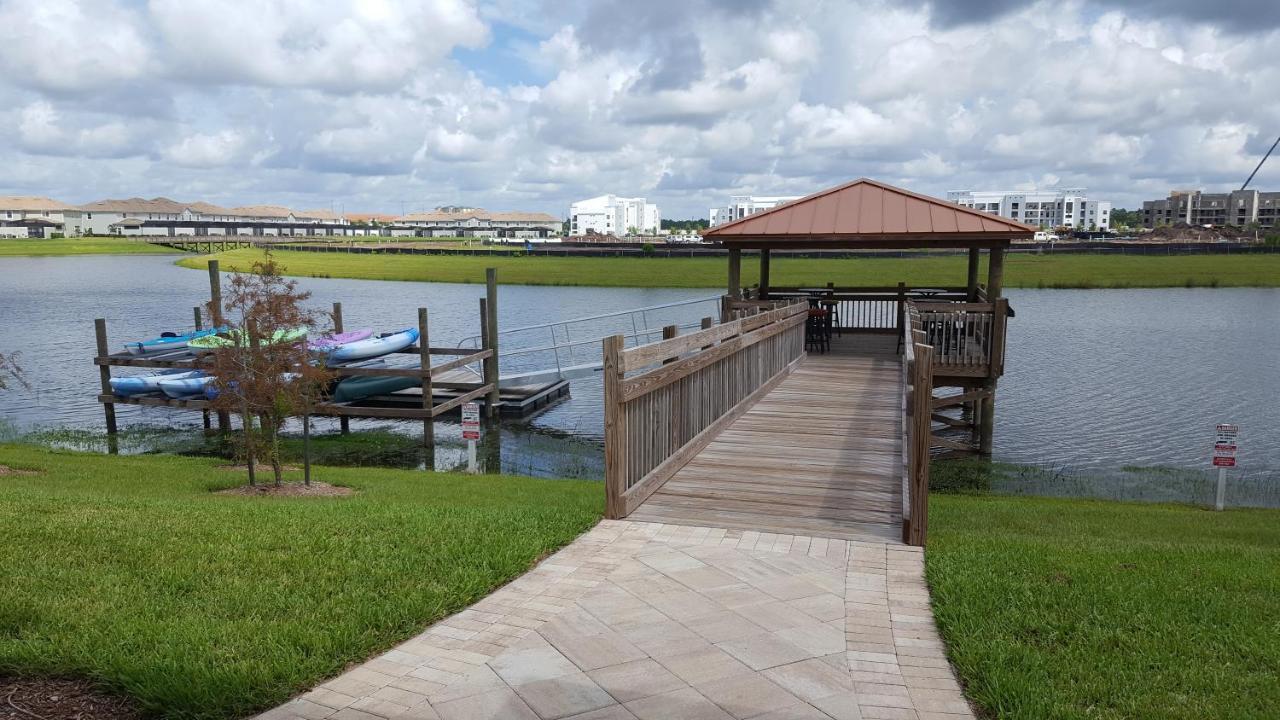 4 Bedroom Private Lakefront Town At Storey Near World Parks Kissimmee