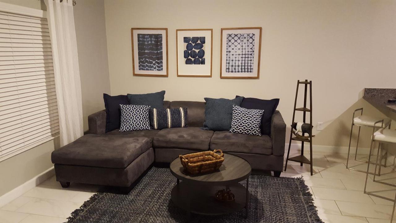 Apartment 4 Bedroom Private Lakefront Town At Storey Near World Parks Kissimmee