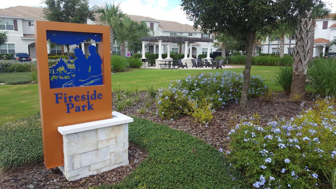 4 Bedroom Private Lakefront Town At Storey Near World Parks