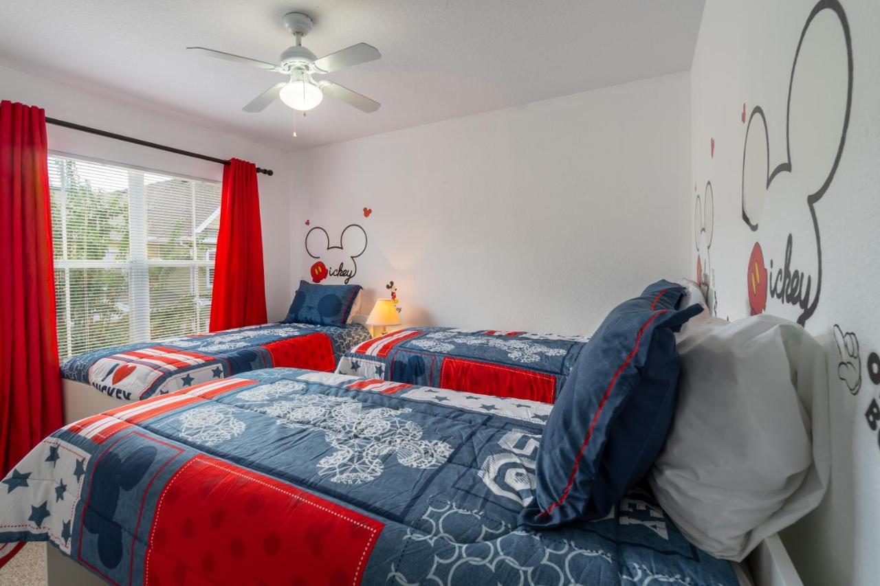 The At Seven Dwarfs Lane Apartment *