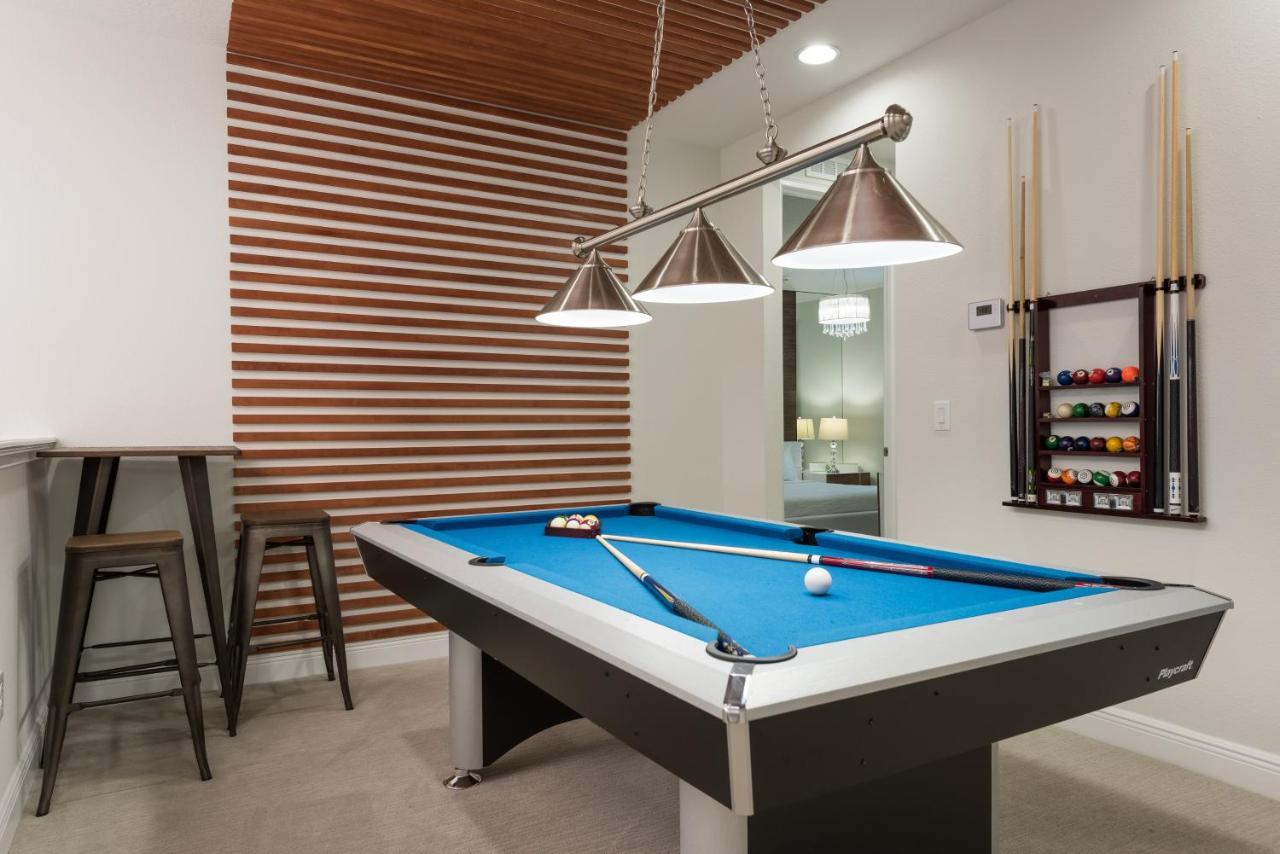 Holiday home Striking With Games & Outdoor Kitchen Near By Rentyl - 7742f Orlando