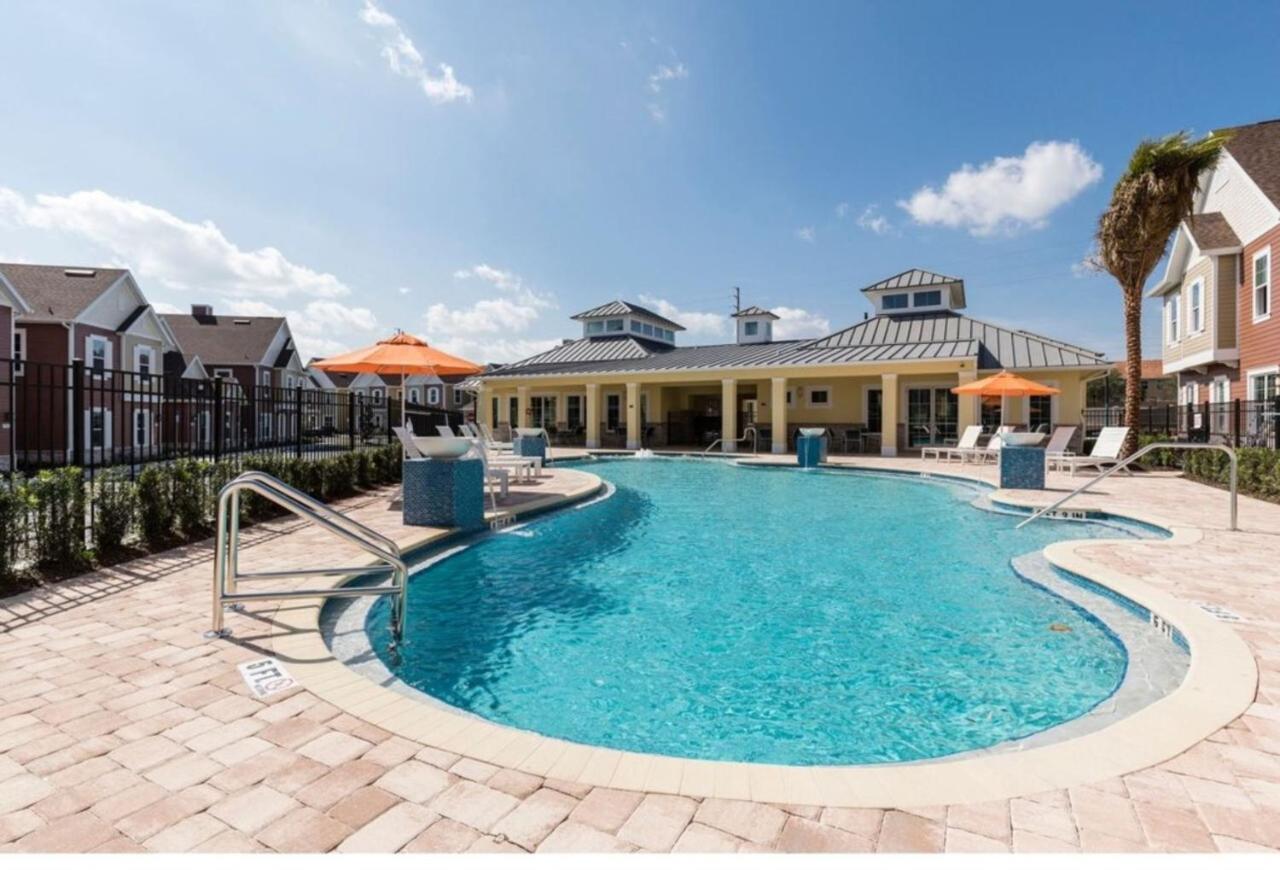Dream Townhome With Balcony Summerville Su7576 Holiday home *