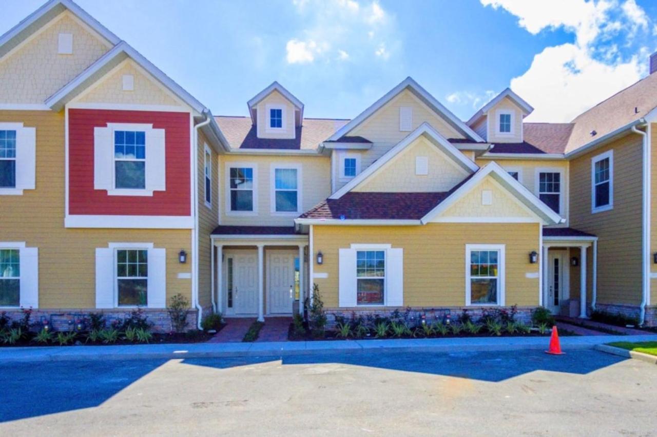 Dream Townhome With Balcony Summerville Su7576 Holiday home *
