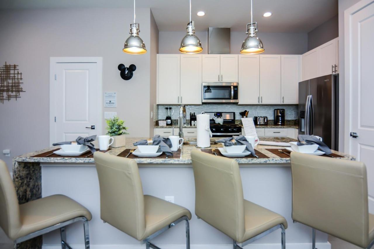 Dream Townhome With Balcony Summerville Su7576