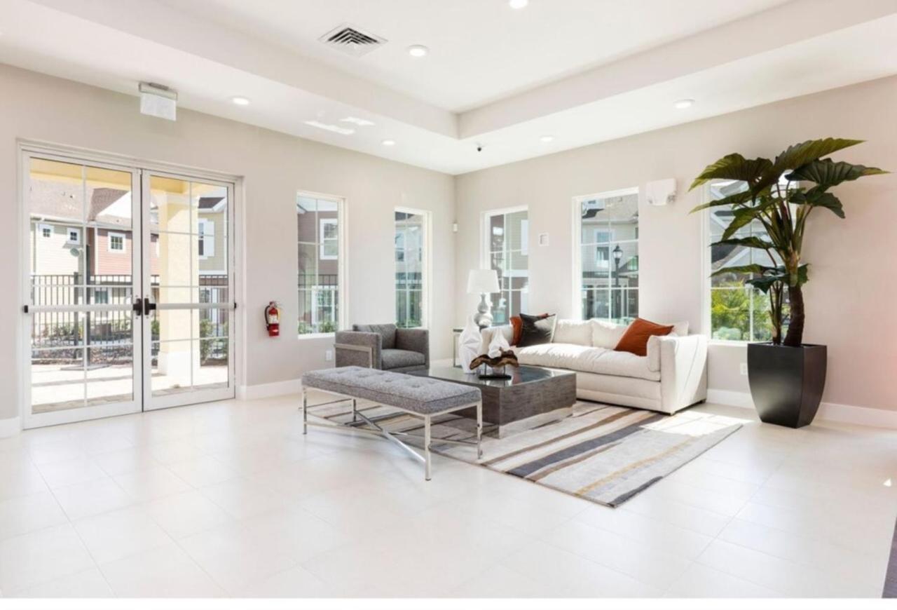 Dream Townhome With Balcony Summerville Su7576 Holiday home