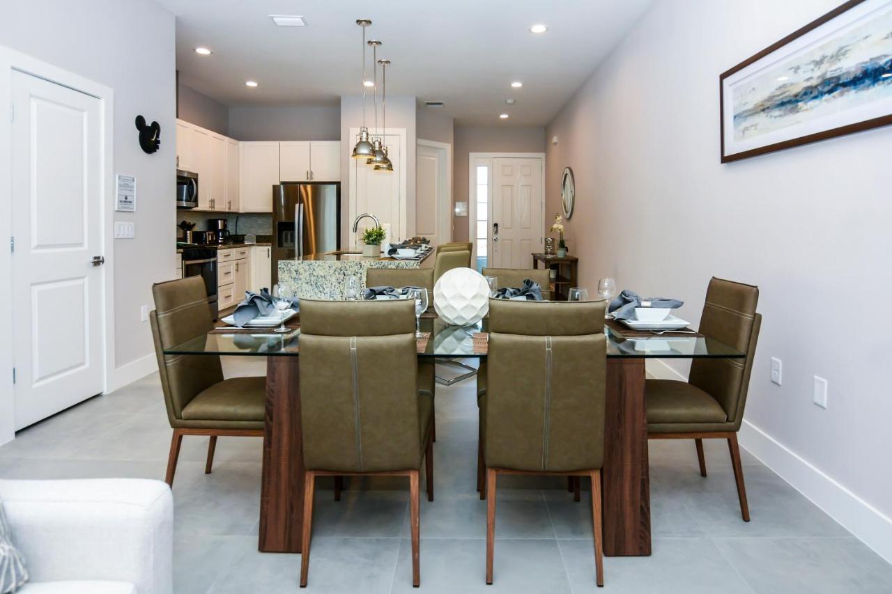 Dream Townhome With Balcony Summerville Su7576