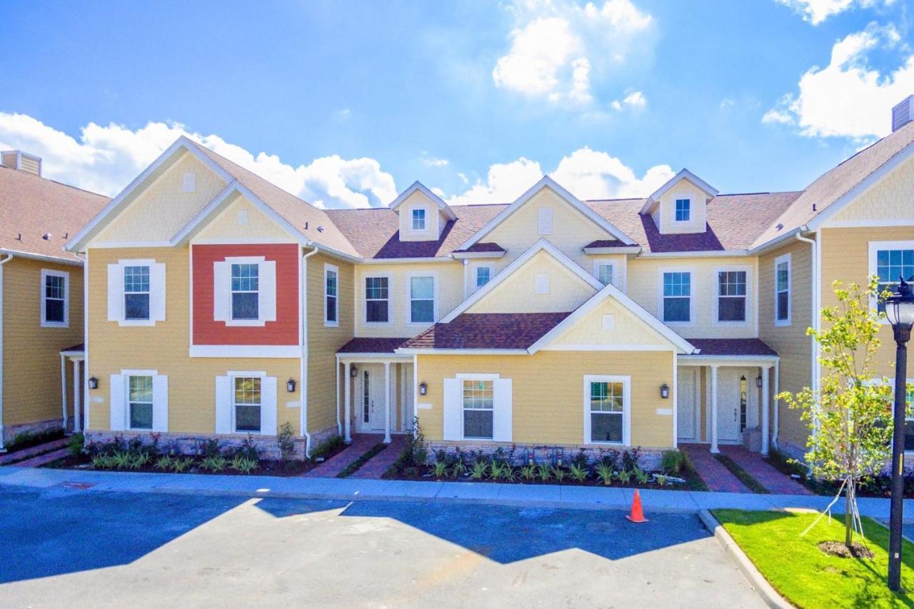 Dream Townhome With Balcony Summerville Su7576 *