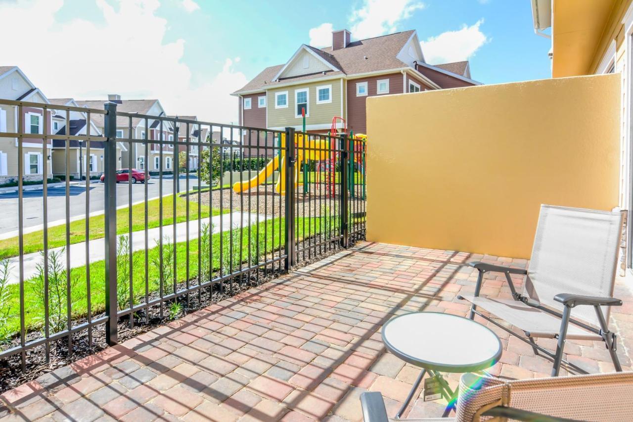 Dream Townhome With Balcony Summerville Su7576 Holiday home