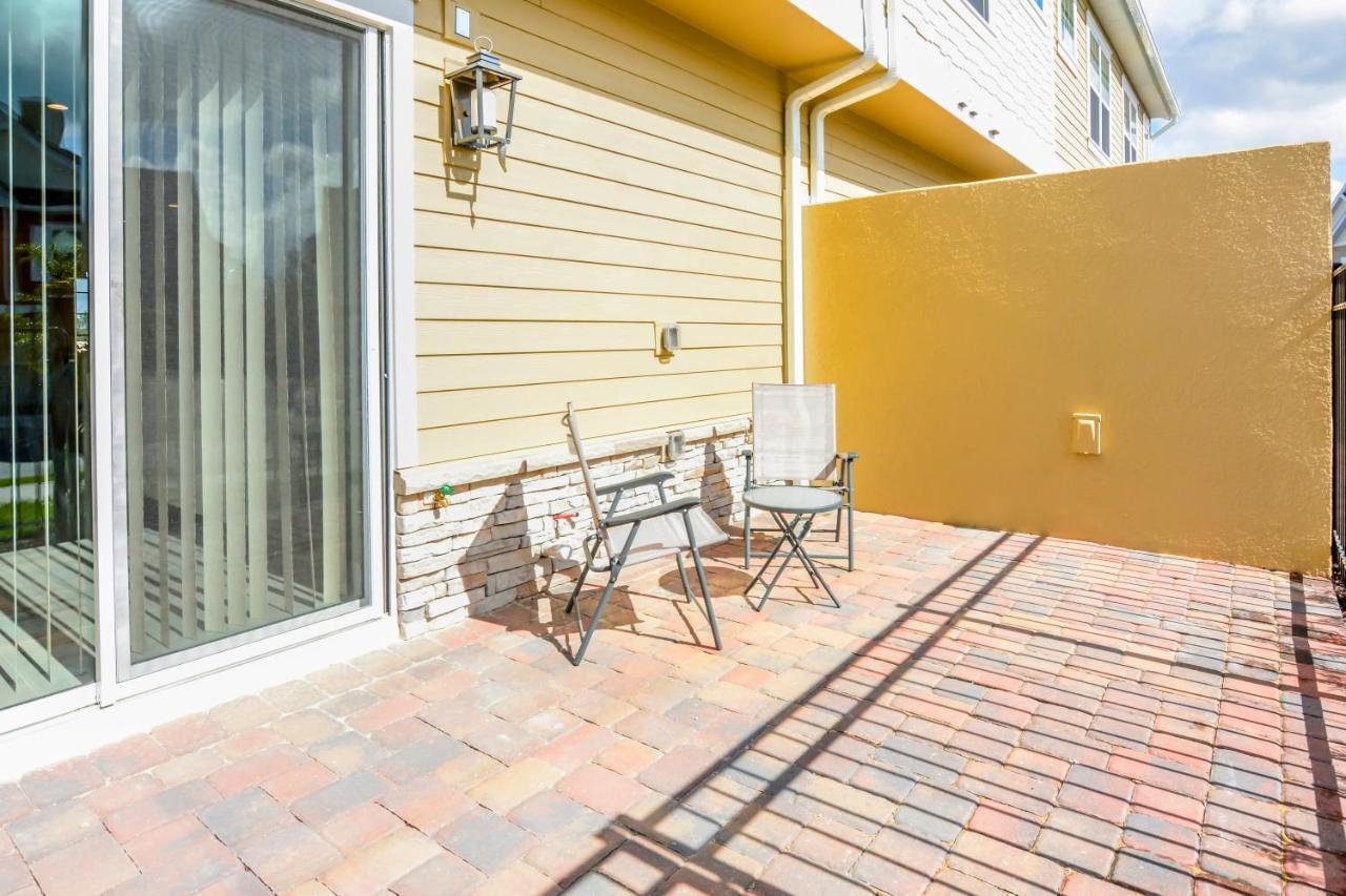 Dream Townhome With Balcony Summerville Su7576