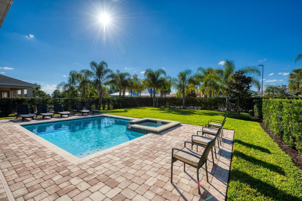 Dream Villa: Private Pool & Entertainment Haven
