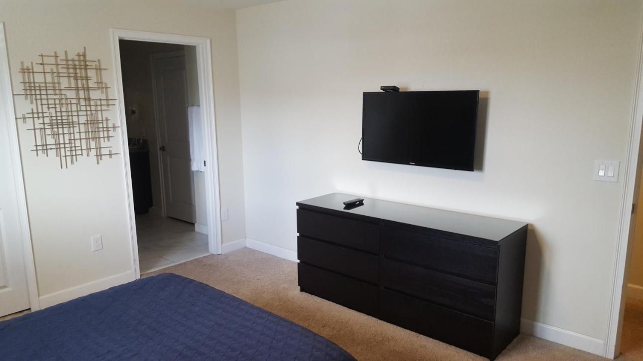 Apartment 4 Bedroom Private Lakefront Town At Storey Near World Parks Kissimmee