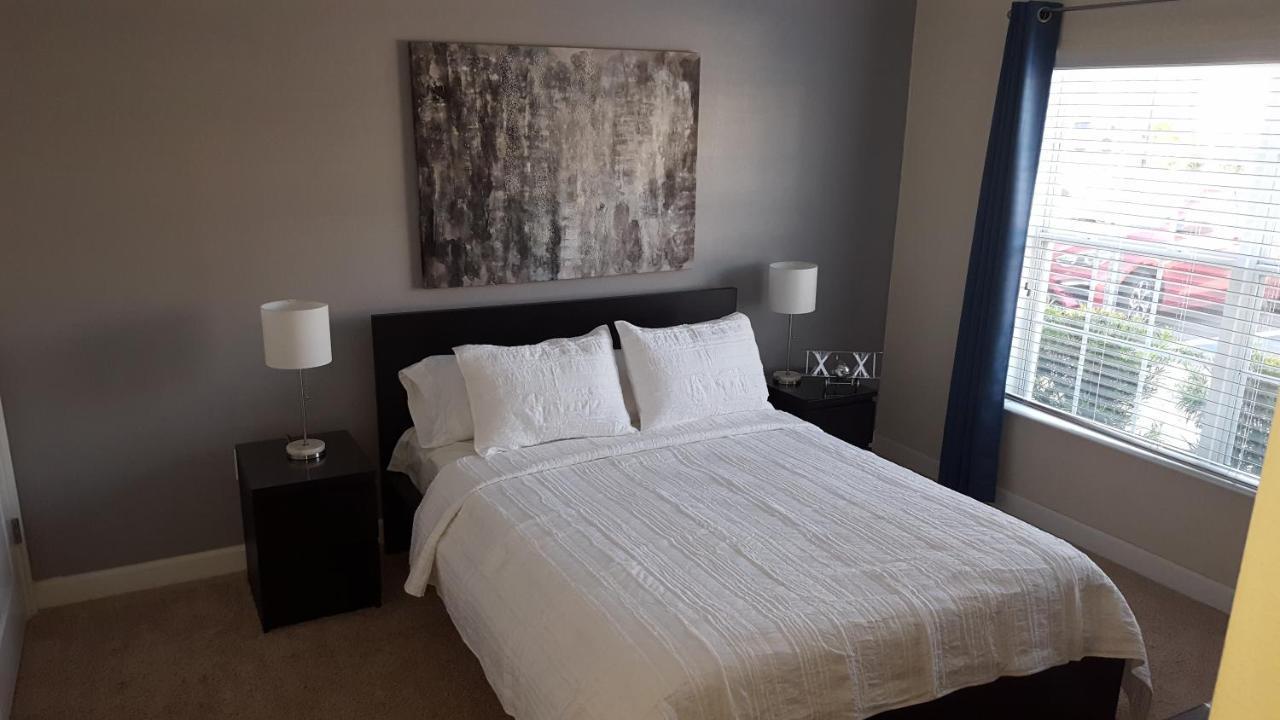 Apartment 4 Bedroom Private Lakefront Town At Storey Near World Parks Kissimmee
