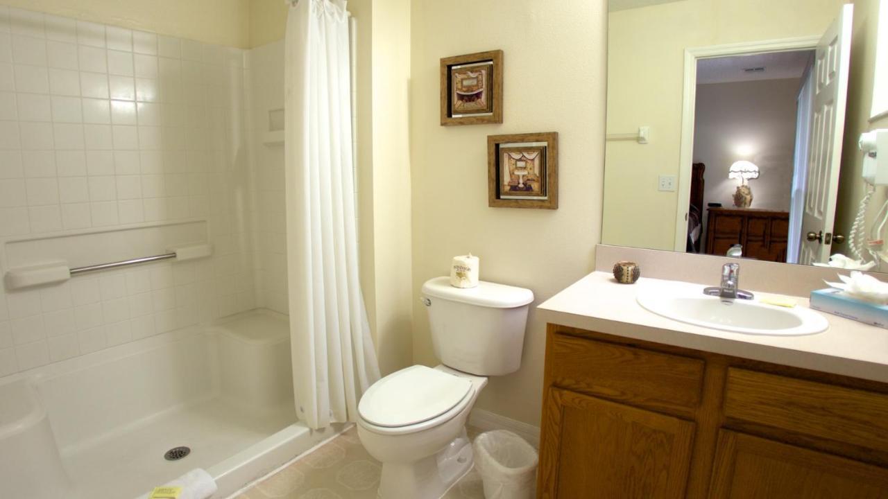 Norwich Townhome At Emerald Island *