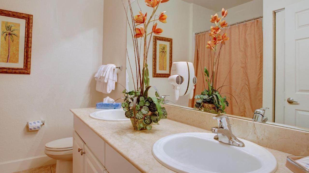 Derby Townhome At Lucaya Near Villa
