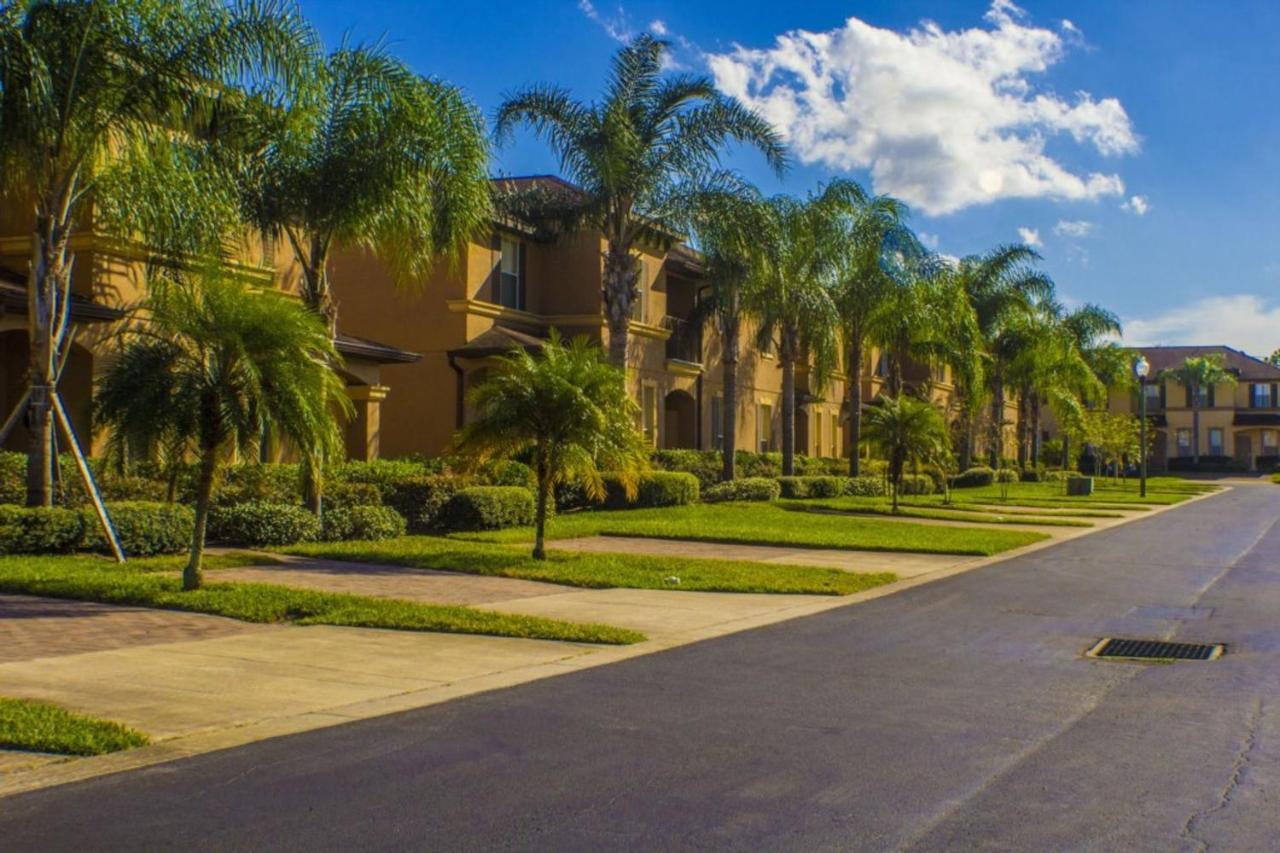 Regal Palms & 121 Apartment