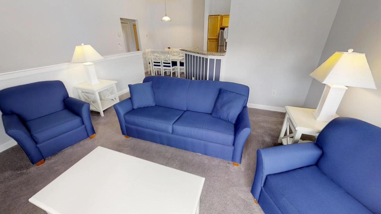 Apartment Runaway 3002 B22.202 *