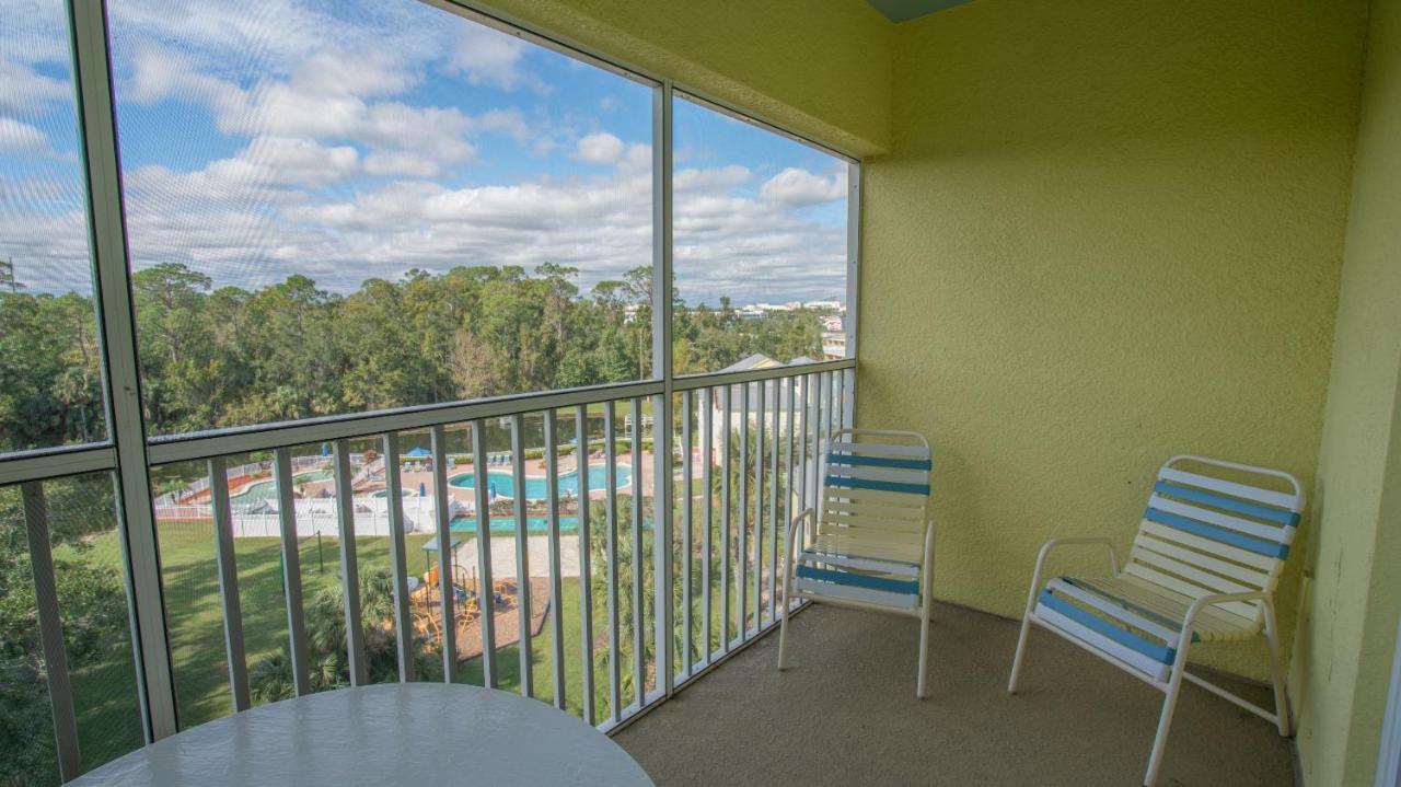 Barefoot Resort
