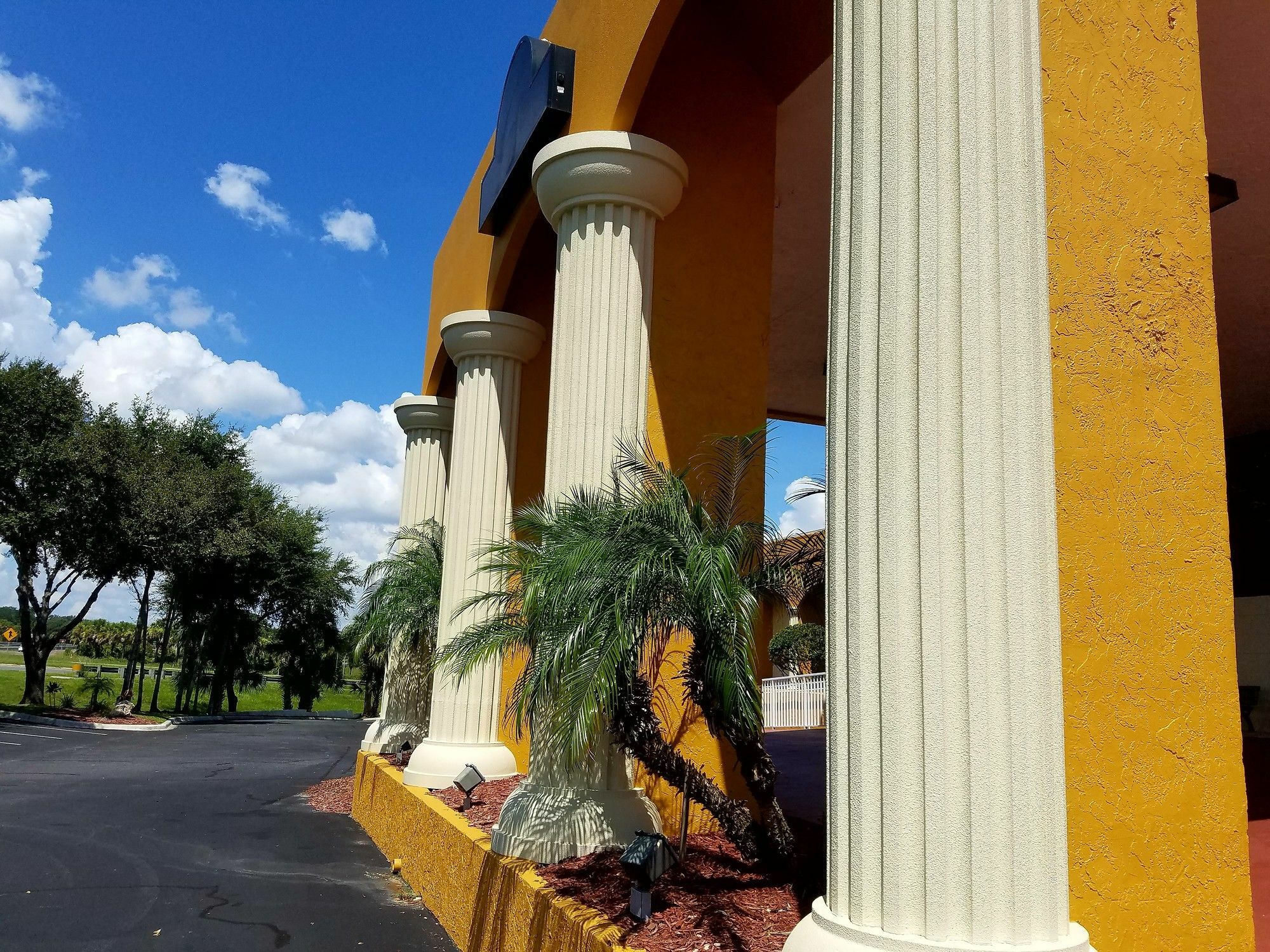 Hotel Days & By Wyndham 2*