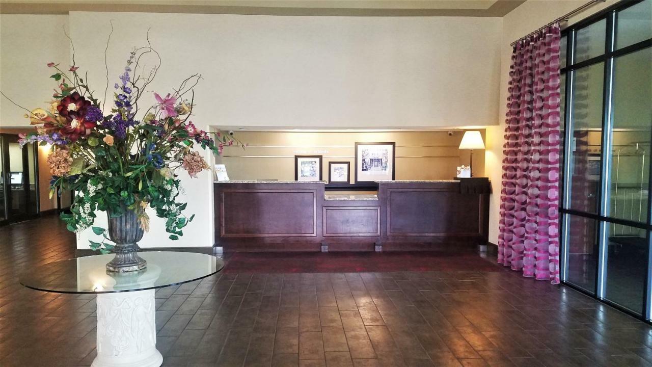 Hotel Ramada By Wyndham Florida Mall