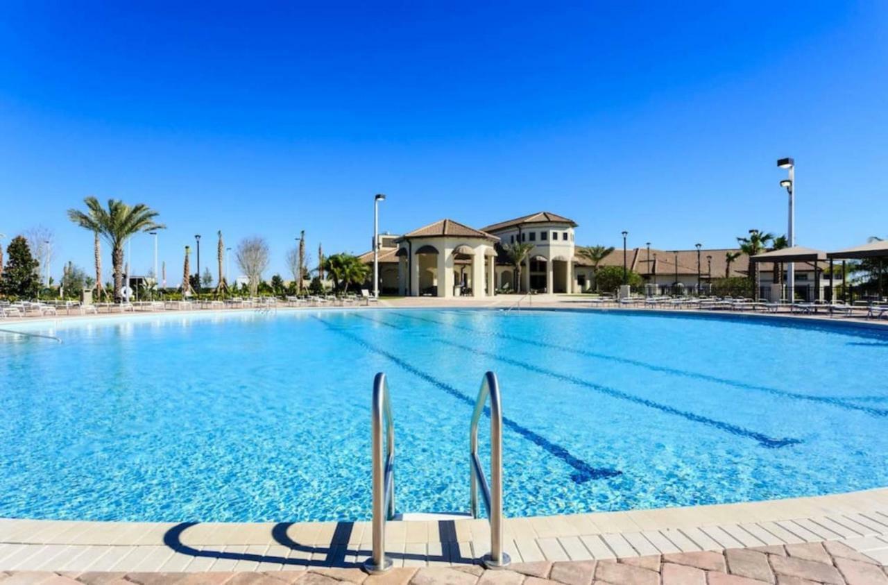 Magnificent Pool In Champion Gates *