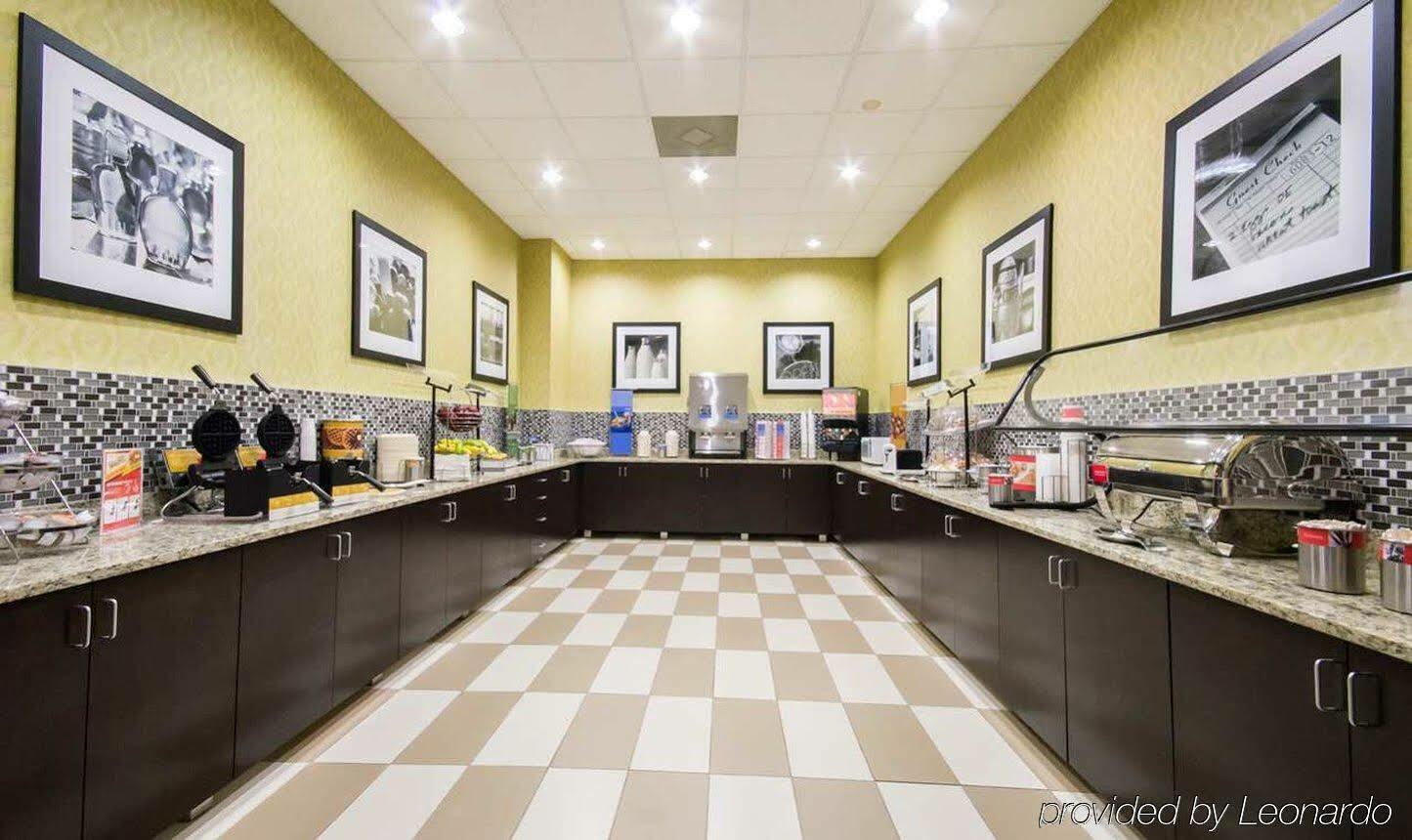 Ramada By Wyndham Florida Mall 3*