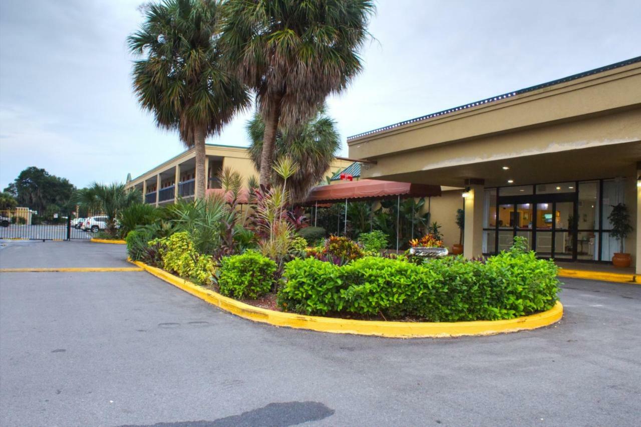 Gardens Hotel 2*