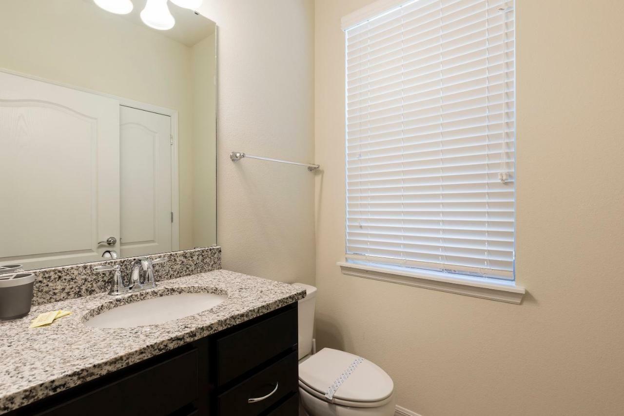 Luxury 6br In Windsor At Westside Villa
