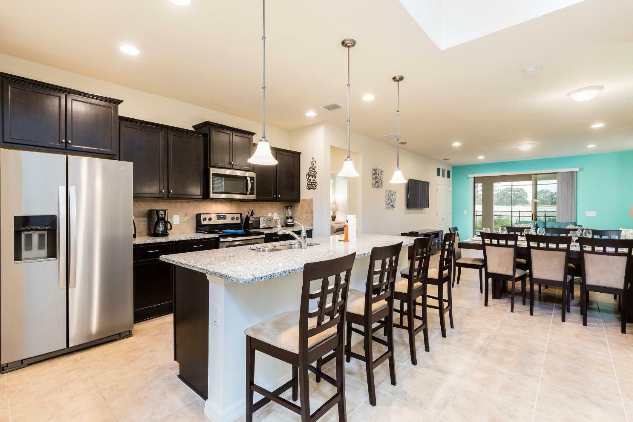 Luxury 6br In Windsor At Westside Villa *