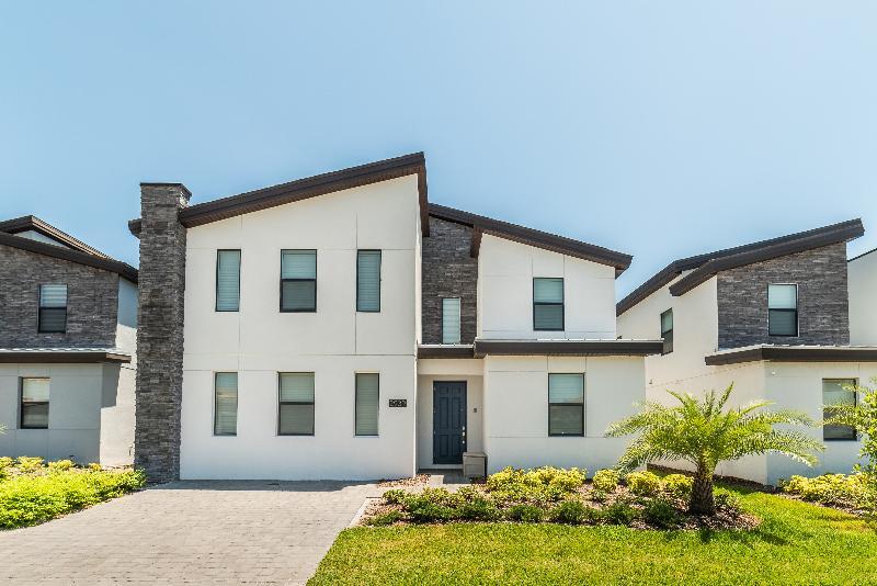 Resort Storey Homes, Townhomes & Kissimmee