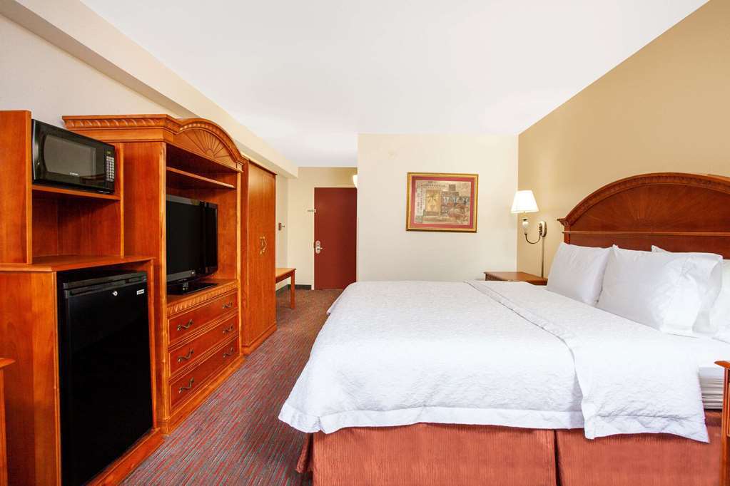 Hotel Ramada By Wyndham Florida Mall