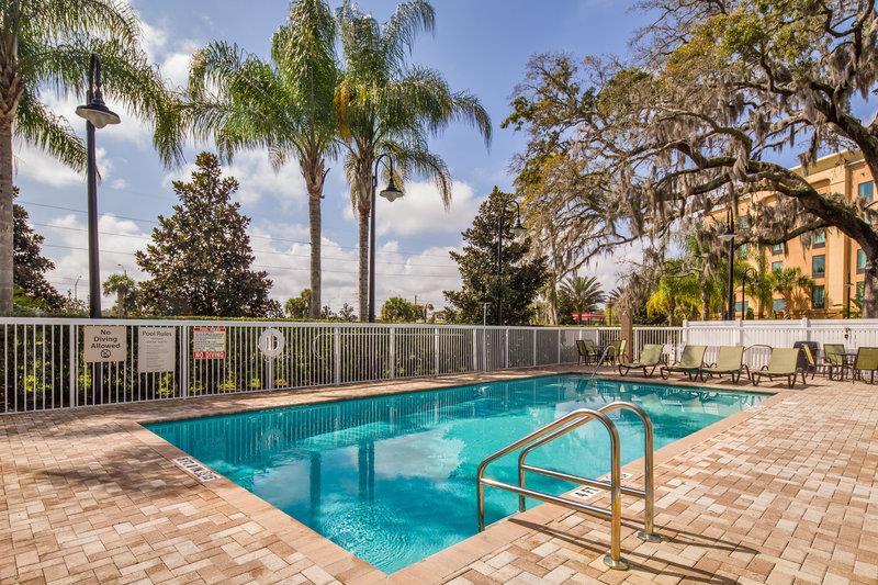 Holiday Express & Orlando - Apopka By Ihg 3*