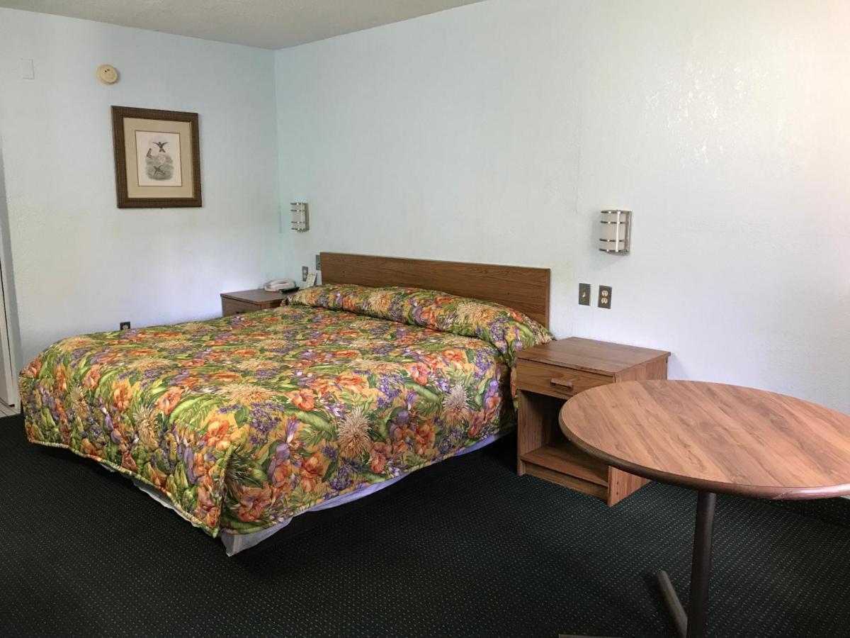 Flamingo Motel